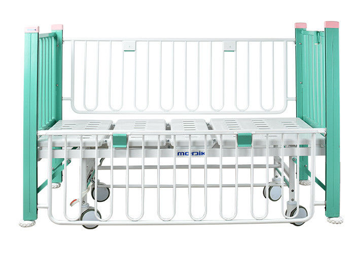 Enameled स्टील साइड रेल के साथ दो समारोह मैनुअल मेडिकल बाल चिकित्सा बिस्तर