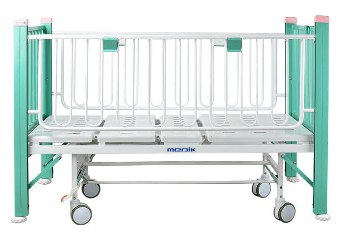 Enameled स्टील साइड रेल के साथ दो समारोह मैनुअल मेडिकल बाल चिकित्सा बिस्तर