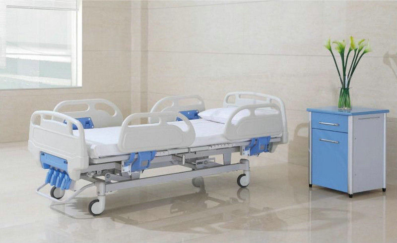 Foldable मैनुअल अस्पताल के गहन चिकित्सा कक्ष बिस्तर, बीमार इमरजेंसी के लिए क्लिनिक बिस्तर