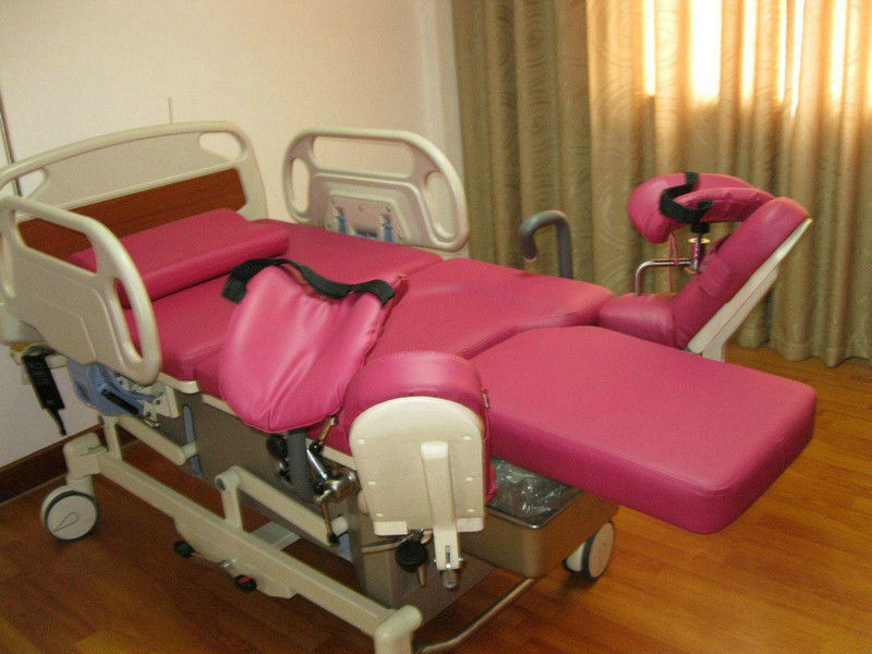 मोबाइल Gynecological चेयर, एबीएस सिर बोर्ड के साथ बिजली के लीडर बिस्तर
